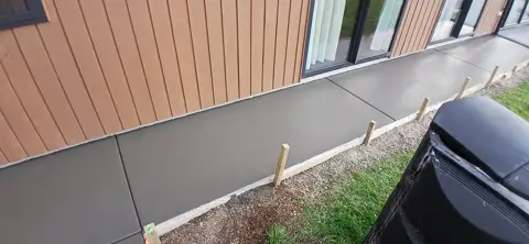 Concrete path in Palmerston North, photo 6